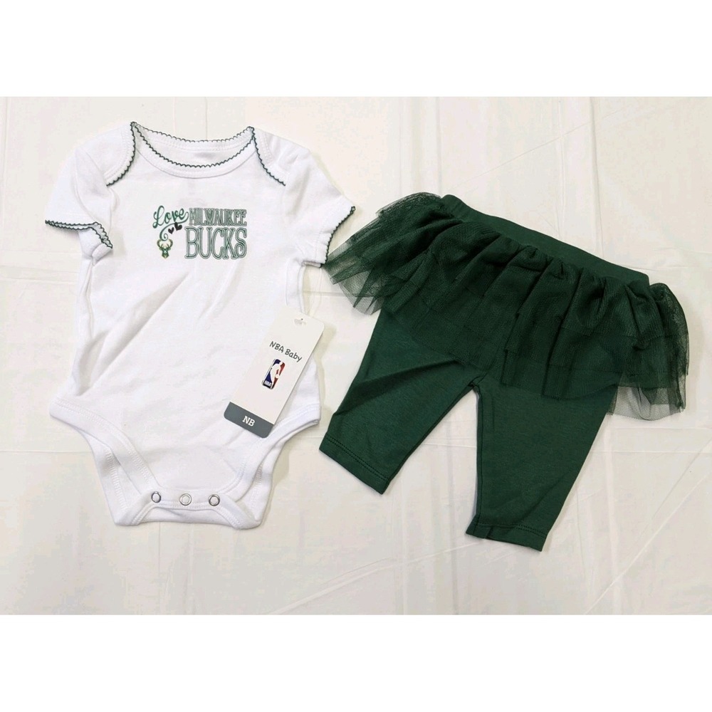 Milwaukee Bucks Infant Bodysuit Size 0-3M         (1271)